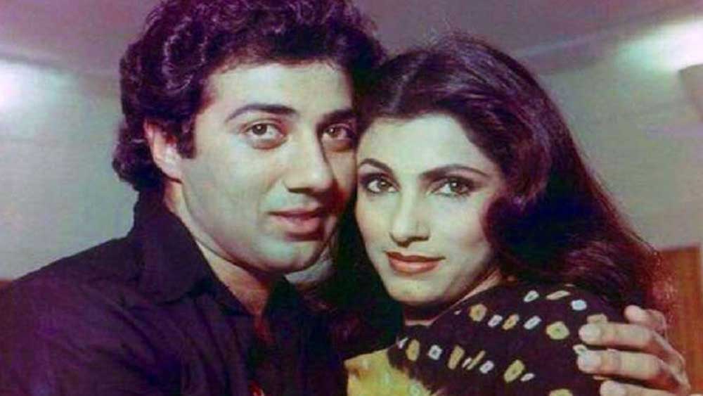 এত বছর পরও সানি এবং ডিম্পলের সম্পর্ক একই রকম রয়ে গিয়েছে। এখনও দেশের বাইরে কখনও কখনও তাঁদের একসঙ্গে দেখা যায়।