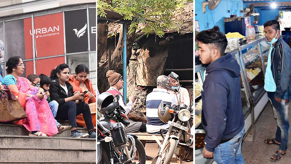 বেনিয়ম: সিটি সেন্টারে ২ নম্বর জাতীয় সড়কের ধারের একটি শপিংমলে, স্বপ্না মার্কেটে আড্ডায় ও ভগৎ সিংহ মোড়ের একটি মিস্টির দোকানে।  সোমবার। ছবি: বিকাশ মশান