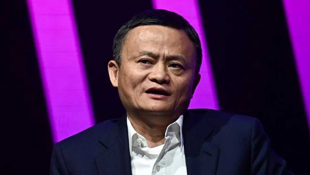 ২০১৪ সালে আইপিও হিসেবে আলিবাবা নিউইয়র্ক স্টক এক্সচেঞ্জে পেরিয়ে যায় আড়াই হাজার কোটি ডলার। ‘ফোর্বস’ পত্রিকার বিচারে চিনের ধনীতম ব্যক্তি হন তিনি। মোট সম্পত্তির পরিমাণ ছিল ১৯৫০ কোটি ডলার।