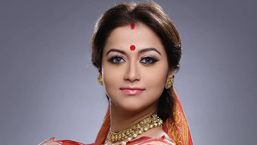 জুনিয়র খুন হওয়ার কয়েক মাস আগে আচমকাই প্রিয়াঙ্কার বিবাহিত পরিচয় জেনে যান জুনিয়রের বাড়ির লোকেরা। একটি জনপ্রিয় টেলিভিশন শো-তে শাঁখা-সিঁদুর পরা প্রিয়াঙ্কাকে দেখে হতবাক হয়ে যান তাঁরা। ওই অনুষ্ঠানে নিজের শ্বশুরবাড়ির সম্পর্কে কথা বলছিলেন প্রিয়াঙ্কা। ওই ঘটনার পর জুনিয়রের সঙ্গে সম্পর্ক থেকে বেরিয়ে আসতে চেয়েছিলেন প্রিয়াঙ্কা।