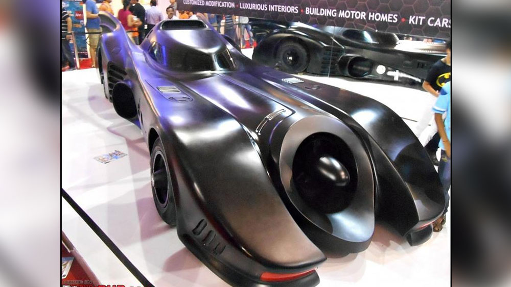 আমেরিকায় এর আগে এরকম দেখতে কয়েকটি গাড়ি প্রস্তুত করা হলেও এই দেশে সম্ভবত পুনাওয়ালাদের গাড়িশালেই এরকম গাড়ির দেখা মিলবে।