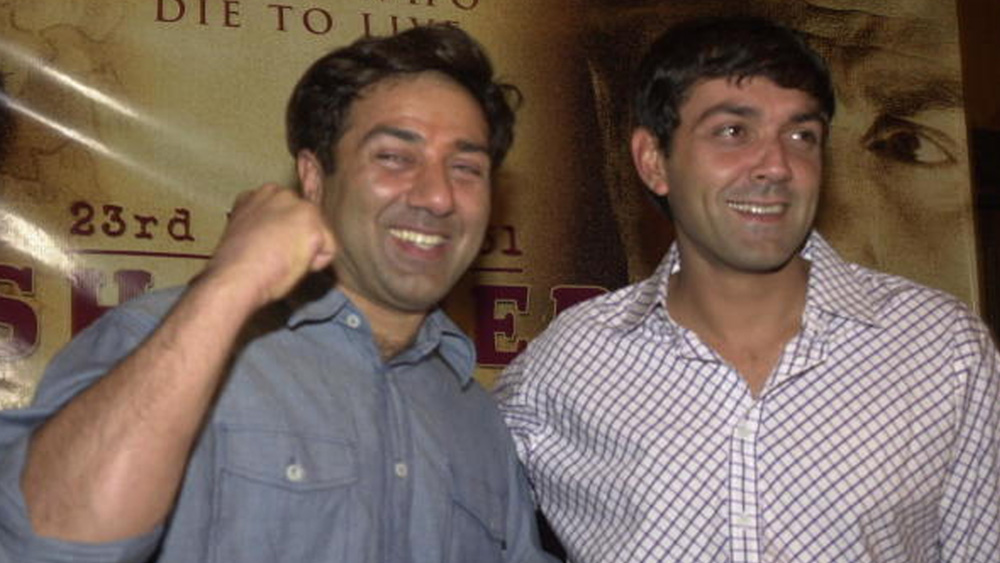 এই ছবিতে প্রথম বার এক সঙ্গে সানি এবং ববি দুই ভাইয়ের একসঙ্গে অভিনয় করার কথা ছিল। নায়িকার ভূমিকায় নেওয়া হয়েছিল করিশ্মা কপূরকে।