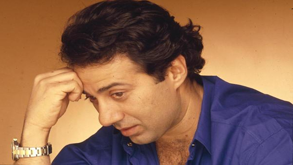 শেষে ছবির মাঝপথ থেকে সরে দাঁড়ান প্রযোজক সানি। অর্ধসমাপ্ত হয়ে পড়ে তাকে ‘লন্ডন’-এর কাজ।