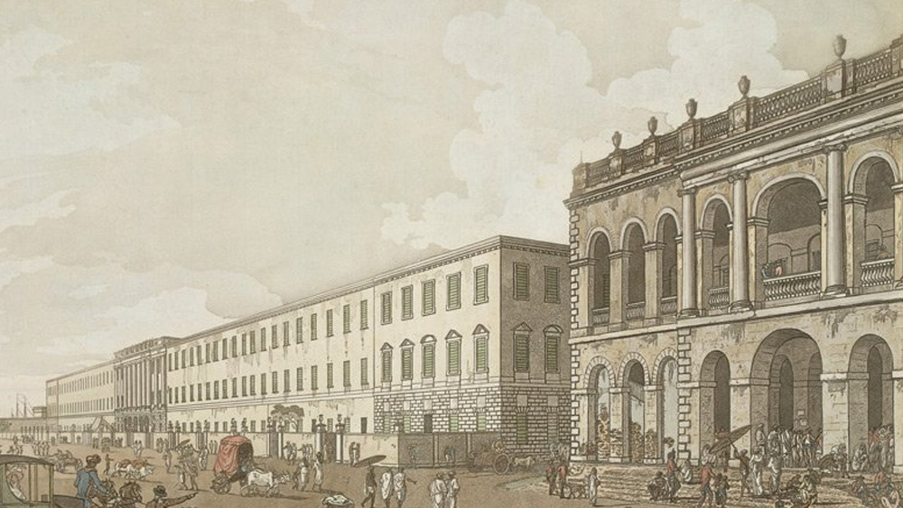 পাশাপাশি, তিনি অন্যত্রও উপার্জন শুরু করেছিলেন। নিজের এবং আশেপাশের গ্রাম থেকে তরকারি কিনে নিয়ে যেতেন কুমিল্লার বাজারে। সেখানে বসে বিক্রি করতেন আনাজপাতি। স্কুলের পরে কুমিল্লার ধনীদের বাড়ির বাগানে মালির কাজ করে তবেই ফিরতেন বাড়িতে। ১৯০৯ সালে এফ এ পরীক্ষায় দ্বিতীয় স্থান পান তিনি। ডাক্তারি পড়ার জন্য পাড়ি দেন কলকাতা। অবিভক্ত ভারতের তৎকালীন রাজধানীতে এসে তিনি আরও অর্থকষ্টের মুখে পড়লেন। বৃত্তি যা পান, সেই টাকা খরচ হয়ে যেত পড়াশোনার পিছনেই। নিজের থাকাখাওয়ার খরচ জোটাতে তিনি চোখে অন্ধকার দেখলেন।