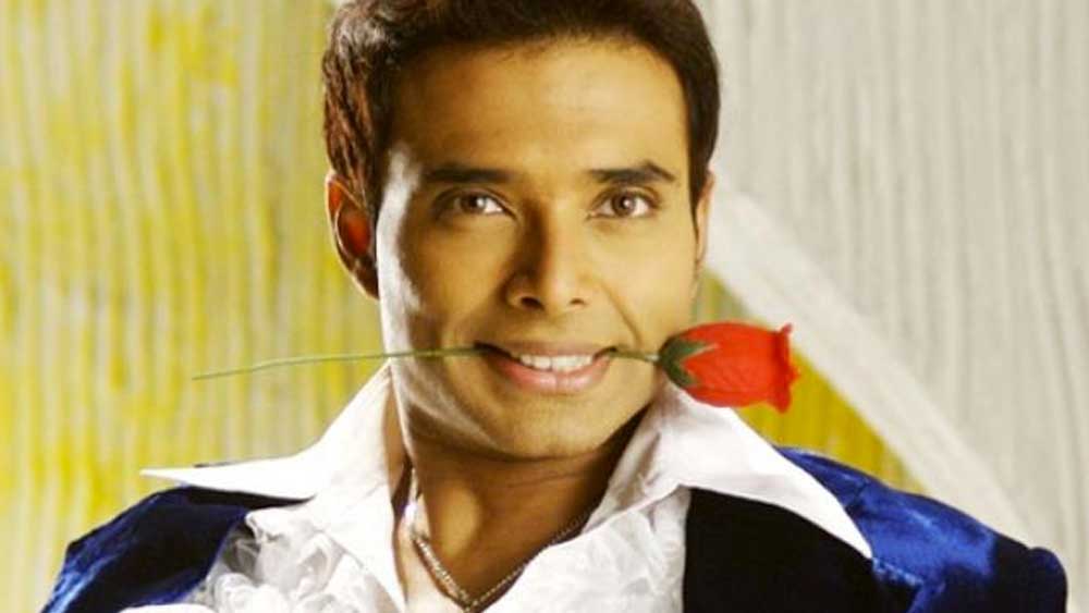 উদয় অবশ্য বলিউডে পা রেখেছিলেন ক্যামেরার পিছনে নেপথ্য কারিগর হয়ে। যশরাজ ফিল্মসের সহকারী পরিচালক ছিলেন তিনি। ১৯৯১ সালে প্রথম বার সহকারী পরিচলাক হিসেবে কাজ করেন ‘লমহে’ ছবিতে।