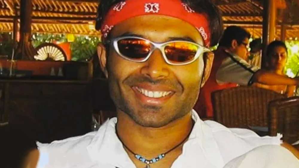 এর পর ‘পরম্পরা’, ‘ডর’, ‘দিলওয়ালে দুলহনিয়া লে জায়েঙ্গে’, ‘দিল তো পাগল হ্যায়’ ছবিতে তিনি ছিলেন সহকারী পরিচালক। ১৯৯৪ সালে ‘ইয়ে দিল্লগী’ ছবিতে তিনি কাজ করেন প্রযোজক হিসেবে।