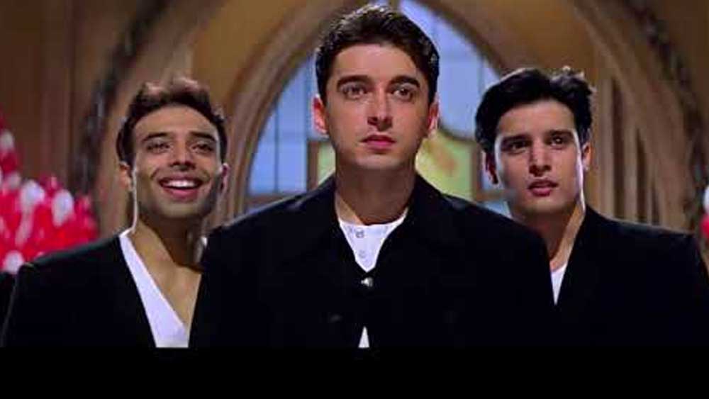 অভিনেতা হিসেবে তাঁর প্রথম ছবি ‘মহাব্বতেঁ’ মুক্তি পায় ২০০০ সালে। আরও বেশ কয়েক জন নায়ক নায়িকার সঙ্গে এই ছবি দিয়ে বলিউড অভিযান শুরু করেন উদয়। কিন্তু তাঁর যাত্রা দীর্ঘ হয়নি।