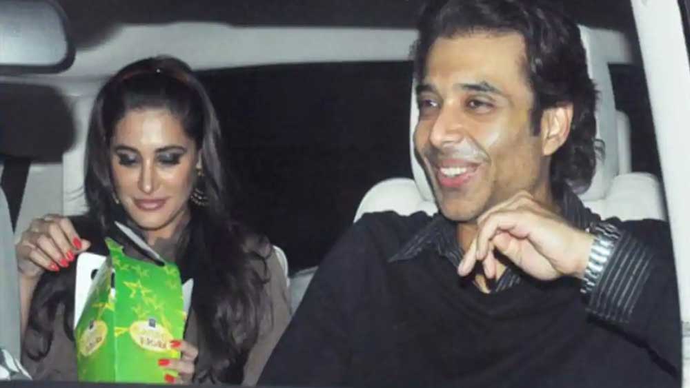 উদয়ের সঙ্গে নার্গিসের নাম জড়িয়ে বহু গুঞ্জন ছড়িয়েছে বলি মহলে। দু’জনকে এক সঙ্গে অনেক জায়গায় দেখাও গিয়েছে। কিন্তু কাজের প্রতি ফোকাসড নার্গিস কখনও কোনও কিছুতেই আপস করেননি।