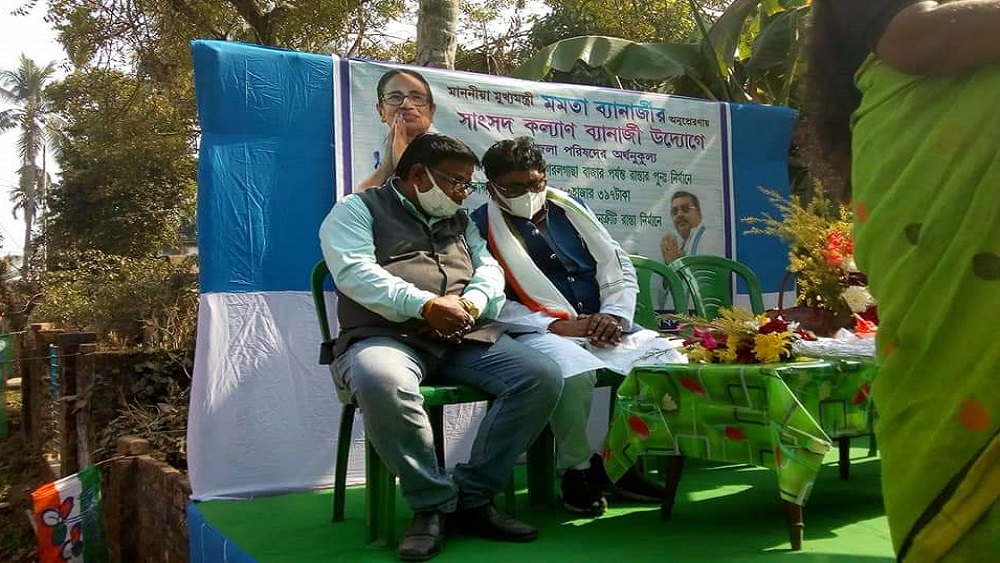 Trinamool leader accused of corruption in Hooghly on stage administrative ceremony, debate dgtld