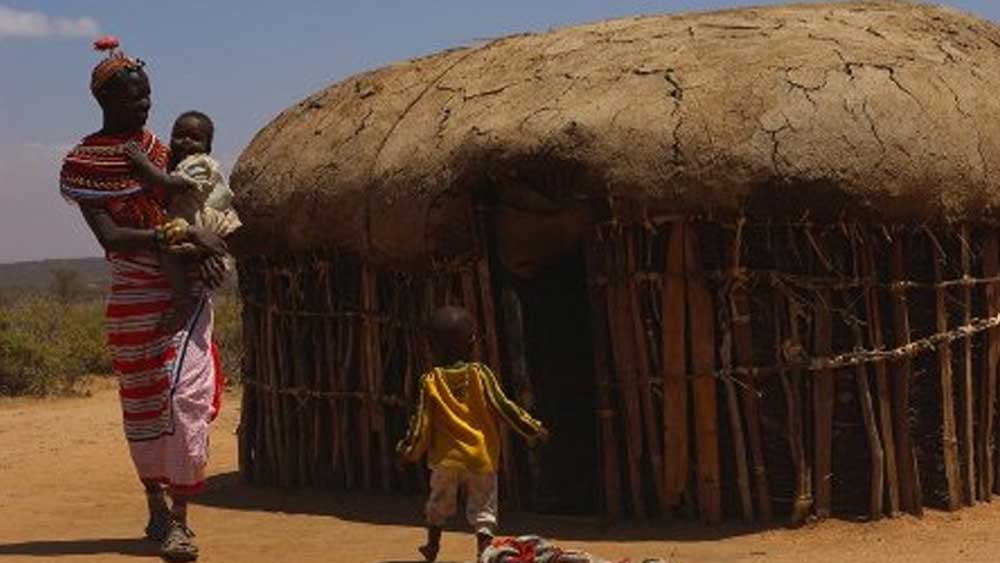 বহু অন্তঃসত্ত্বাও এখানে ঠাঁই নেন। যদি তাঁরা পুত্র সন্তানের জন্ম দেন, তা হলে সন্তানের ১৮ বছর না হওয়া পর্যন্ত সেই সন্তান এই গ্রামে থাকার অনুমতি পায়। ১৮ বছর হয়ে গেলে তাঁকে উমোজা ছাড়তে হয়। শর্ত এমনই।