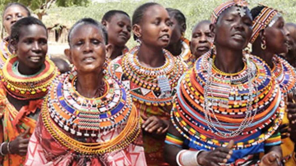 ২০১৫ সালে কেনিয়ায় এসেছিলেন বারাক ওবামা। উমোজার এই গ্রামে ঘুরে আপ্লুত হয়েছিলেন তিনি। বলেছিলেন, “বিশ্ব জুড়েই মহিলাদের দমিয়ে রাখার একটি রীতি রয়েছে। মহিলাদের দ্বিতীয় শ্রেণির নাগরিক মনে করা হয়। এ সমস্ত কু-রীতিনীতি বদলানোর প্রয়োজন। অঙ্গহানি, বালিকা বিবাহের মতো প্রথাগুলো অনেক পুরনো। এই শতাব্দীতে এগুলোর কোনও জায়গা থাকা উচিত নয়।”