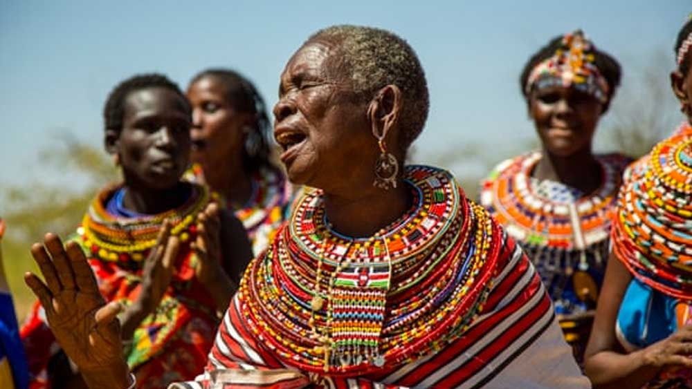 ২০১৫ সালে কেনিয়ায় এসেছিলেন বারাক ওবামা। উমোজার এই গ্রামে ঘুরে আপ্লুত হয়েছিলেন তিনি। বলেছিলেন, “বিশ্ব জুড়েই মহিলাদের দমিয়ে রাখার একটি রীতি রয়েছে। মহিলাদের দ্বিতীয় শ্রেণির নাগরিক মনে করা হয়। এ সমস্ত কু-রীতিনীতি বদলানোর প্রয়োজন। অঙ্গহানি, বালিকা বিবাহের মতো প্রথাগুলো অনেক পুরনো। এই শতাব্দীতে এগুলোর কোনও জায়গা থাকা উচিত নয়।”