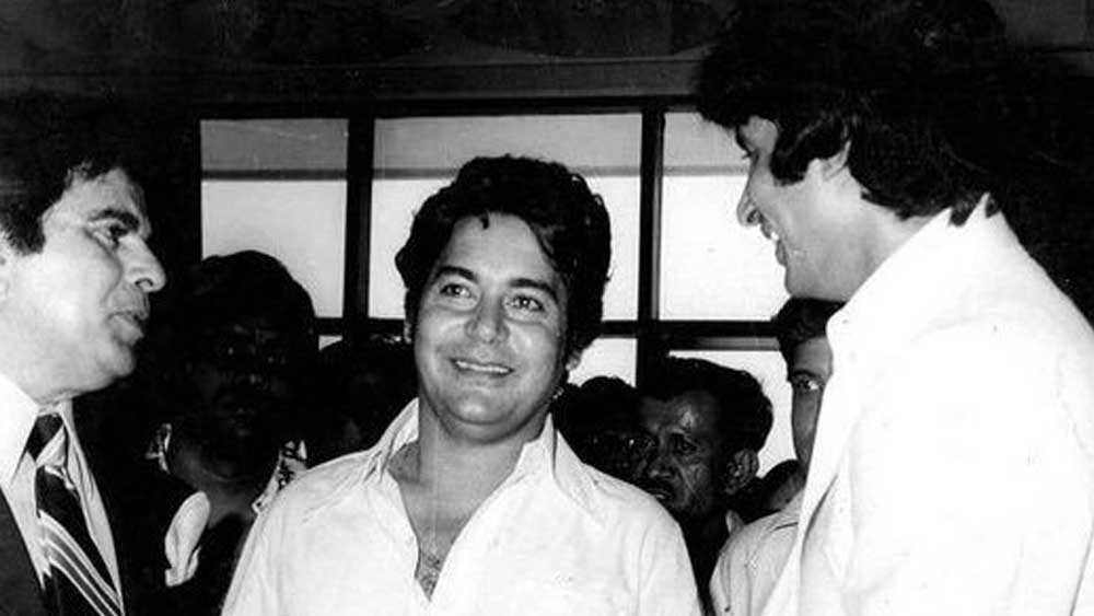 অমিতাভের তারকা হয়ে ওঠার পিছনে সেলিম-জাভেদের গভীর অবদান ছিল। বিগ বি-র অসংখ্য সুপারহিট ছবির নেপথ্য কারিগর ছিলেন তাঁরাই। অমিতাভের কেরিয়ারের সেরা সময়ে সেলিম-জাভেদ ভেবেছিলেন একটি ছবি প্রযোজনা করবেন। যেখানে নায়ক হবেন অমিতাভই।