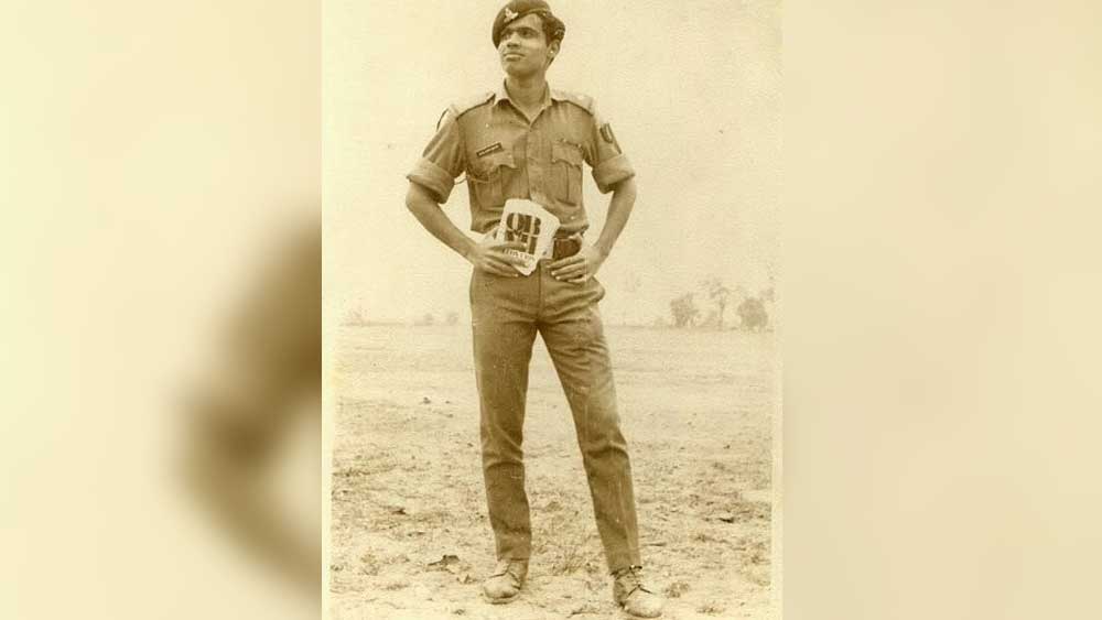 গোপীনাথকে প্রথম কয়েক বছর বাড়িতেই পড়িয়েছিলেন তাঁর বাবা। পঞ্চম শ্রেণি থেকে গোপীনাথ স্কুলে যেতে শুরু করেন। ১৯৬১ সালে তিনি সৈনিক স্কুলে ভর্তি হন। সেনাবাহিনীতে যোগদানের ইচ্ছা ছিল তাঁর।