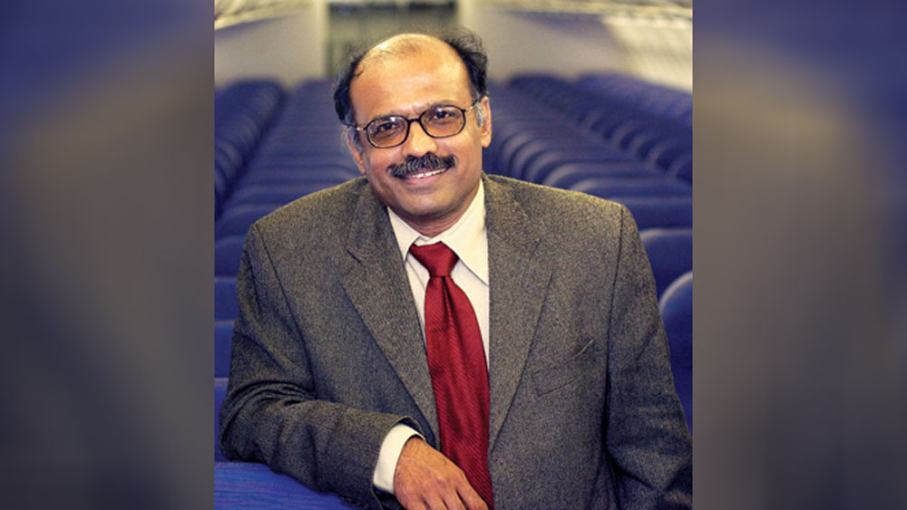 এর পর তিনি মধ্যবিত্তদের জন্য কিছু করার মনস্থির করেন। ২০০৩ সালে ৫ কোটি টাকা বিনিয়োগ করে তিনি বেঙ্গালুরু থেকে হুবলি পর্যন্ত কম খরচের বিমান পরিষেবা চালু করেন। মধ্যবিত্তের কাছে সেটা স্বপ্নের মতো ছিল। এই প্রথম নিজের খরচে বিমানের টিকিট কাটার কথা ভাবতে শুরু করলেন মধ্যবিত্তেরা।