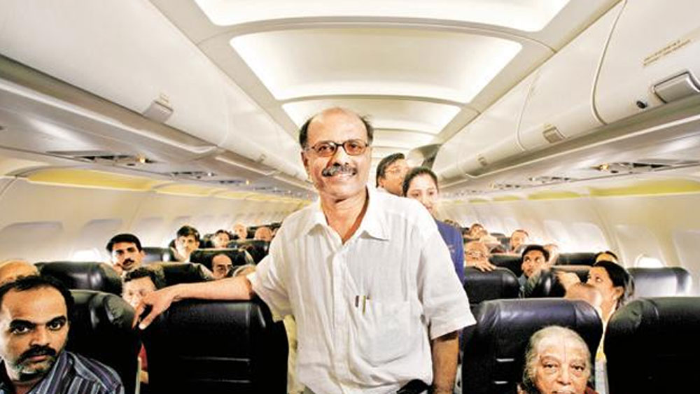 ব্যবসা থেকে হাত তুলে নেওয়ার পর রাজনীতিতে পা দিয়েছিলেন। তাতেও সাফল্য মেলেনি। ২০১৭ সালে একটি বই লেখেন। তাতে ভারতবাসীর নাগালের মধ্যে বিমান পরিষেবা পৌঁছে দেওয়া নিয়ে তাঁর স্বপ্নের কথাই মূলত তুলে ধরেছেন।
