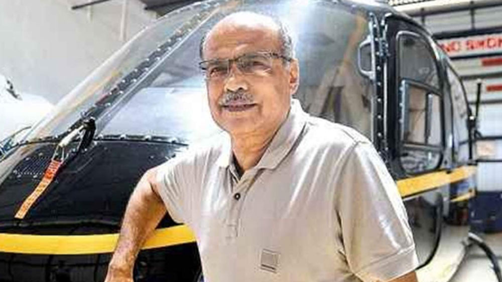 আপাতত আর কোনও ক্ষেত্রে পা বাড়াননি তিনি। স্ত্রী এবং দুই সন্তানের সঙ্গে বেঙ্গালুরুতেই জীবন কাটাচ্ছেন মধ্যবিত্তকে বিমানে ওঠার স্বপ্ন দেখানো গোপিনাথ।