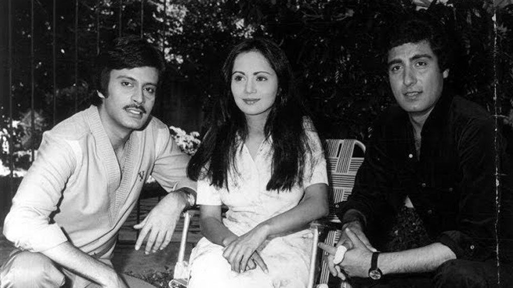 ১৯৮০ সাল থেকে তিনি ফিল্মে আসেন। তাঁর প্রথম ফিল্ম ‘ইনসাফ কা তরাজু’। এ ছাড়া ‘নিকাহ’, ‘পুরানি হাভেলি’-সহ একাধিক ফিল্ম করেছেন দীপক। ২০০০ সালে তাঁর শেষ ফিল্ম ‘চ্যাম্পিয়ন’। টেলিভিশনেও অভিনয় করেছেন তিনি।