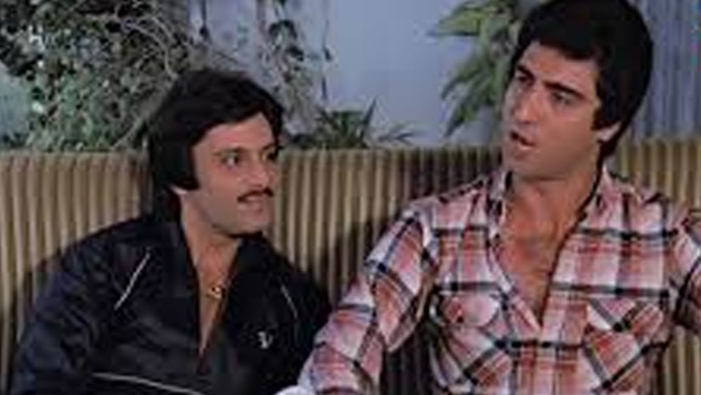 তবে পরে তাঁর এক মন্তব্যে দাম্পত্য কলহের কারণ নিয়ে জল্পনা তৈরি হয়। ২০০৬ সালে ‘বিগ বস’-এর প্রতিযোগী ছিলেন তিনি। সেই রিয়েলিটি শোয়ে তিনি নিজেকে সমকামী বলেন। যদিও এই সত্য জানার জন্যই স্ত্রী তাঁকে ছেড়ে দেন কি না তা স্পষ্ট করেননি। তবে বলিউডের বিভিন্ন মহল এই কারণকেই দায়ী করে।