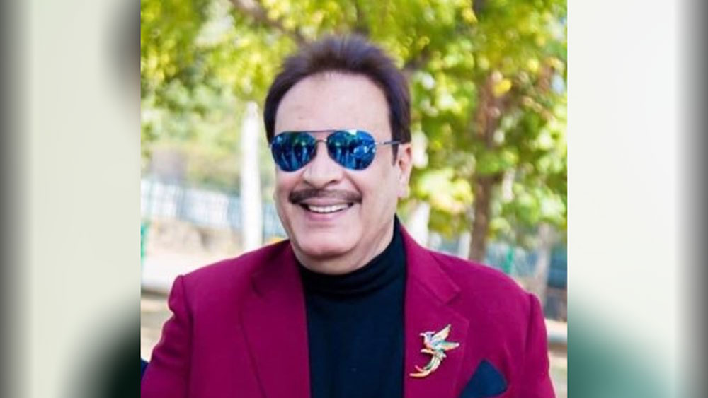 তার মধ্যেই ফের অন্ধকার নেমে আসে তাঁর জীবনে। ২০১৬ সালে তিনিও ক্যানসারে আক্রান্ত হন। গলায় ক্যানসার হয়েছিল তাঁর।