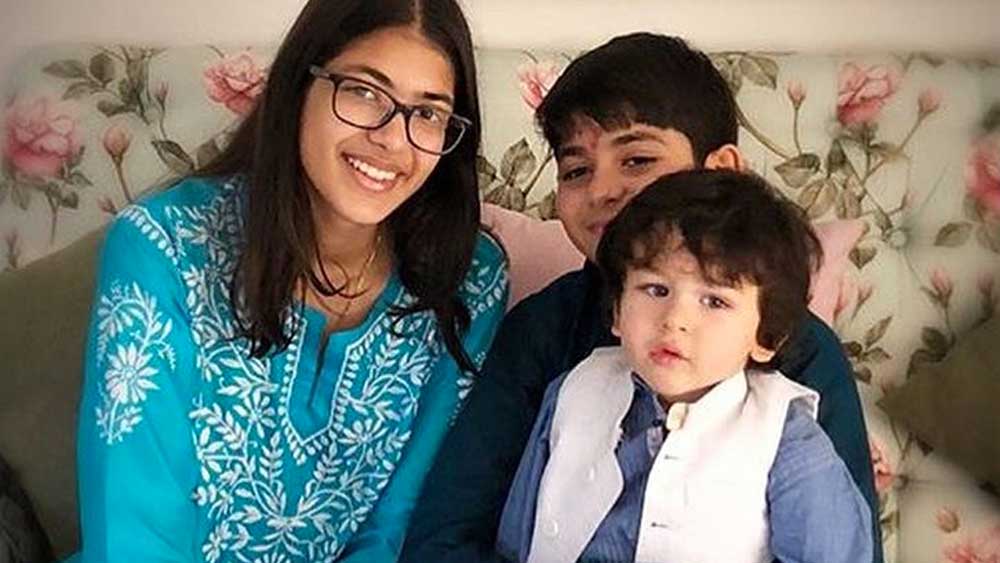 সোশ্যাল মিডিয়ার থেকে পরিবারকে সময় দেওয়াটাই বেশি গুরুত্বপূর্ণ করিনার কাছে। তাই তিনি নিজেও সোশ্যাল মিডিয়ায় সে ভাবে থাকেন না। বরং সইফ এবং তৈমুরের সঙ্গেই সময় কাটাতে পছন্দ করেন।