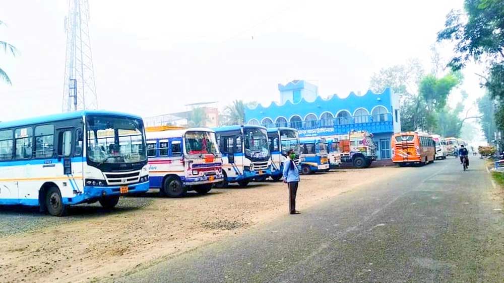 শ্যামপুর গাদিয়াড়া বাসস্ট্যান্ড। ছবি: সুব্রত জানা।