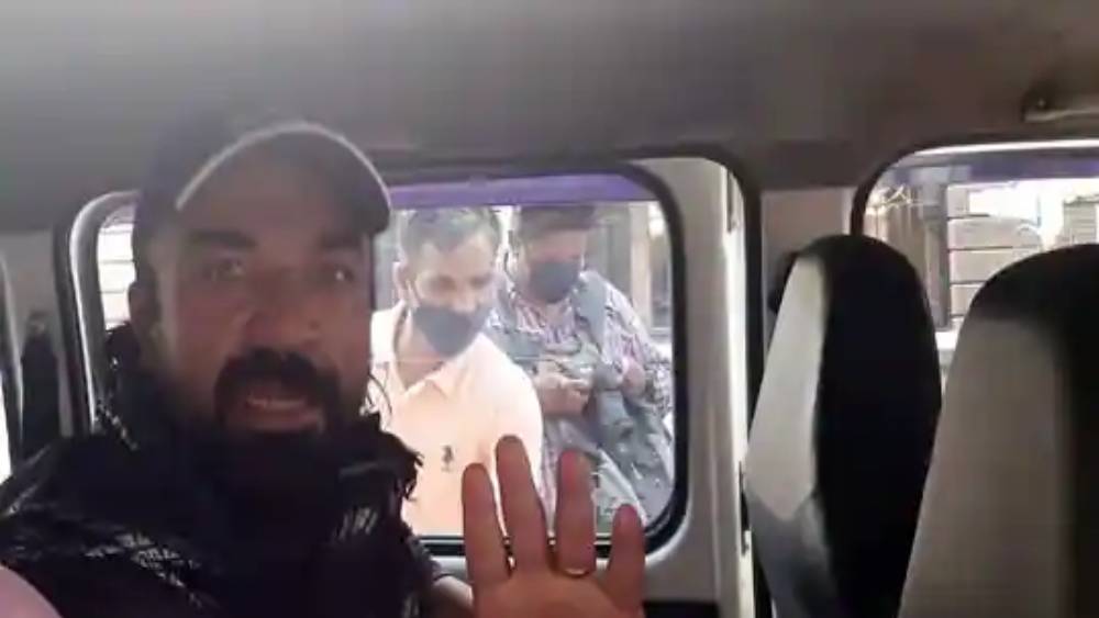 এনসিবি-র দাবি, এজাজের কাছে ওষুধের মধ্যে মাদক ছিল। এই অভিযোগের জবাবে অভিনেতার বক্তব্য, তাঁর কাছে ঘুমের ওষুধ ছিল। গর্ভপাতের পরে তাঁর স্ত্রী অবসাদে ভুগছেন। তাঁর জন্যই ঘুমের ওষুধ রাখা ছিল বলে দাবি এজাজের।