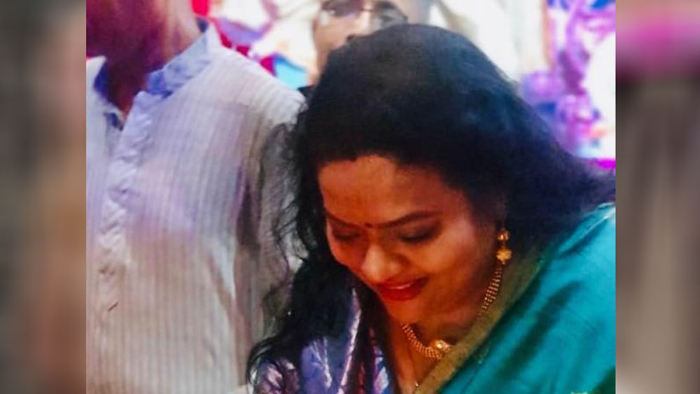 ৩৬৪ গ্রাম সোনার গয়না-সহ আরও অনেক মূল্যবান অলঙ্কার রয়েছে। সব মিলিয়ে যার বর্তমান বাজার দর ১৬ লাখ ৪০ হাজার টাকা।