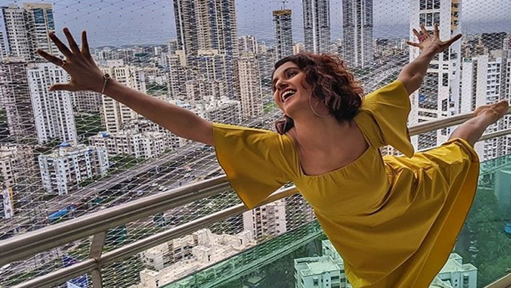 তারপরই টেরেন্স লেউইস ডান্স ফাউন্ডেশন স্কলারশিপ ট্রাস্ট থেকে স্কলারশিপ নিয়ে নাচে ডিপ্লোমা করেন তিনি। এর পর থেকেই পড়াশোনা ছেড়ে নেশাকেই পেশা হিসাবে বেছে নেওয়ার সিঁড়ি চড়তে শুরু করেন শক্তি।