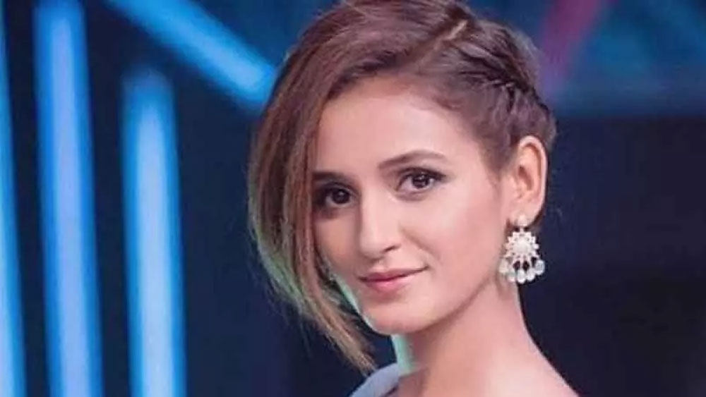 কিন্তু তা সত্ত্বেও স্নাতক ডিগ্রি অর্জন করার পর পড়াশোনা নিয়ে আর এগোলেন না তিনি। বরং পেশা হিসাবে বেছে নিলেন তাঁর নেশাকেই।