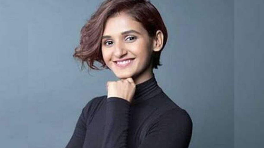 পড়াশোনায় বরাবরই ভাল। বড় হয়ে আইএএস হতে চেযেছিলেন। স্নাতক স্তরে বিশ্ববিদ্যলয়ে প্রথমও হয়েছিলেন।