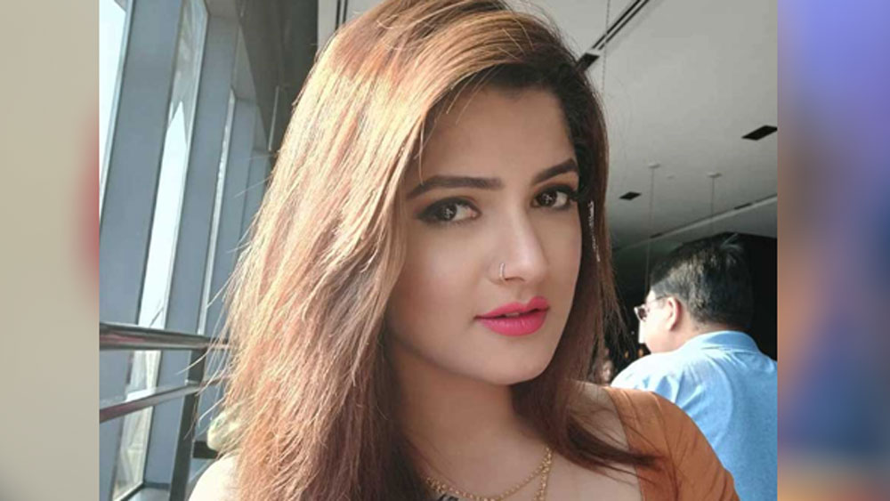 শ্রাবন্তীর একটি মাত্র ঋণ রয়েছে। এইচডিএফসি ব্যাঙ্ক থেকে ৩৮ লাখ ১২ হাজার ৪৫৬ টাকার গাড়ি ঋণ নিয়েছিলেন।