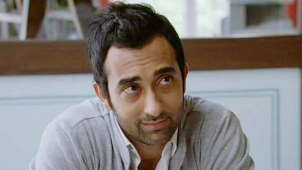 তবে ভাই অক্ষয়ের মতো তিনিও ব্যক্তিগত জীবন আড়ালে রাখতে ভালবাসেন। বিনোদের ওশো রজনীশের আশ্রমে থাকা থেকে বাবা মায়ের বিচ্ছেদ, কোনও কিছু নিয়েই আলোচনা তাঁদের না-পসন্দ।