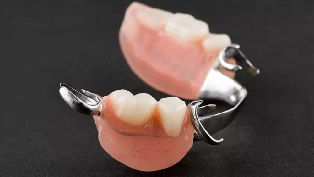 ইঁদুর-সহ ওই দুই স্তন্যপায়ী প্রাণীর ইউএসএজি-১ জিন নিষ্ক্রিয় করে দিয়ে গবেষকরা দেখেছেন তাদের নতুন দাঁত গজিয়েছে।