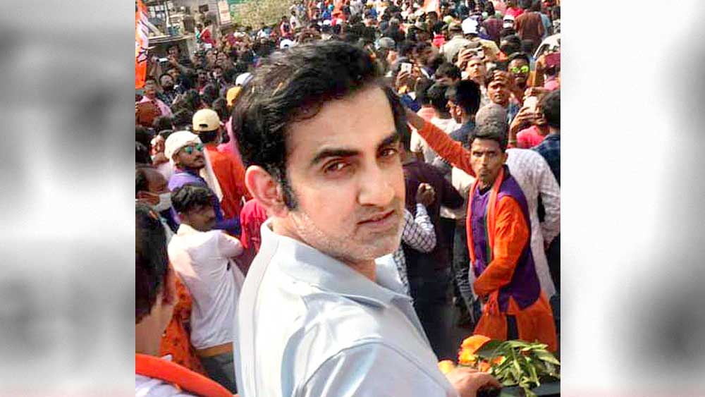 নেতা: দাঁতনে প্রচাররত গৌতম গম্ভীর।