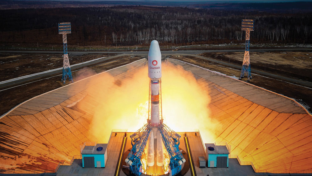 ইন্টারনেটের গতি বাড়াতে রাশিয়া থেকে উৎক্ষেপণ হল কৃত্তিম উপগ্রহের। রকেট উৎক্ষেপণের এই ছবি প্রকাশ করেছে রাশিয়ার মহাকাশ সংস্থা।