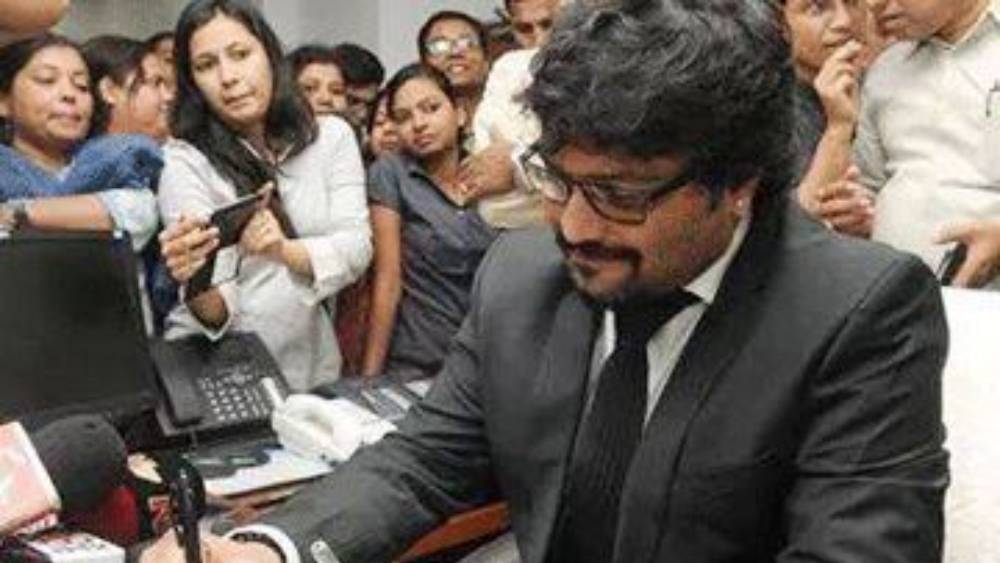 এসবিআই এবং অ্যাক্সিস ব্যাঙ্কের দু’টি অ্যাকাউন্টে বাবুলের নামে স্থায়ী আমানত আছে যথাক্রমে ২ লক্ষ ১৩ হাজার ৭৪০ টাকা এবং ২ লক্ষ ৩০ হাজার ১০১ টাকা। অ্যাক্সিস ব্যাঙ্কের আরও একটি অ্যাকাউন্টে তাঁর নামে স্থায়ী আমানতের পরিমাণ ২ লক্ষ ১৫ হাজার ৬৬৮ টাকা।