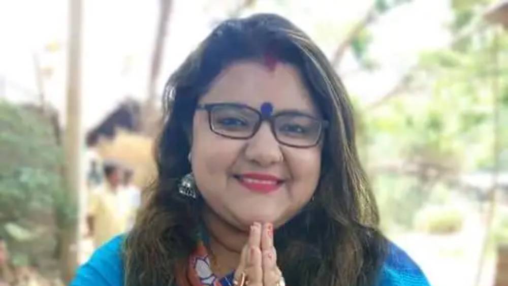 নির্বাচন কমিশনের কাছে হলফনামায় সুজাতা জানিয়েছেন তাঁর সম্পত্তির খতিয়ান। ২০১৯-২০ আর্থিক বর্ষে তাঁর উপার্জন ছিল ১ লক্ষ ১৬ হাজার ৯২০ টাকা। তার আগের আর্থিক বর্ষে তাঁর উপার্জনের পরিমাণ ছিল ১ লক্ষ ৯০ হাজার ৯০০ টাকা। সুজাতার স্বামী সৌমিত্র খাঁ বিষ্ণুপুরের বিজেপি সাংসদ। তাঁর উপার্জনের উল্লেখ সুজাতা করেননি।