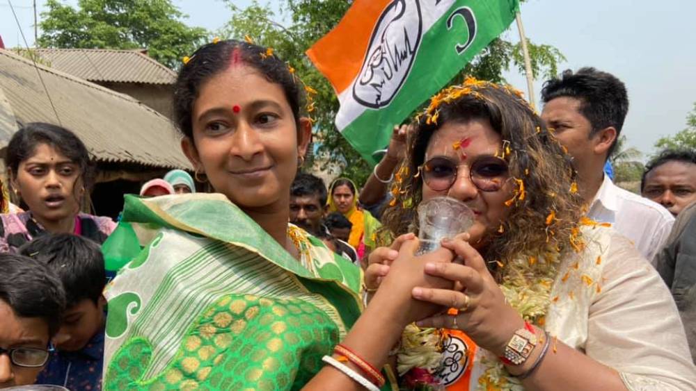 পোস্ট অফিসের দু’টি অ্যাকাউন্টে আছে ১৫ লক্ষ টাকা।