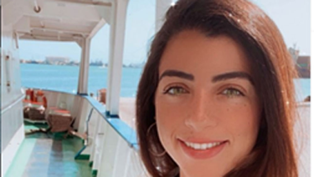 এমন একটি খবর ভাইরাল হয়ে যায় সমাজমাধ্যমে। যথারীতি তাঁর ভূমিকার সমালোচনা করে ফের সরব হন অনেকেই। তারপর জানা যায় সুয়েজ খালের ওই ঘটনার সঙ্গে তাঁর কোনও সম্পর্ক ছিল না।