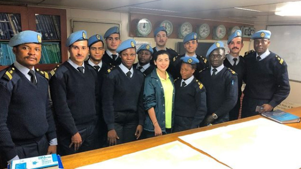 ক্লাসে ১২০০ পড়ুয়ার মাঝে তিনিই ছিলেন একমাত্র মহিলা। একটা সময় ক্লাসে ঢোকাই দায় হয়ে পড়েছিল তাঁর সামনে। কিন্তু জাহাজ নিয়ে সমুদ্রে ভেসে বেড়ানো যাঁর স্বপ্ন, সহজে হার মানার পাত্রী তিনি নন। মারওয়াও হার মানেননি।