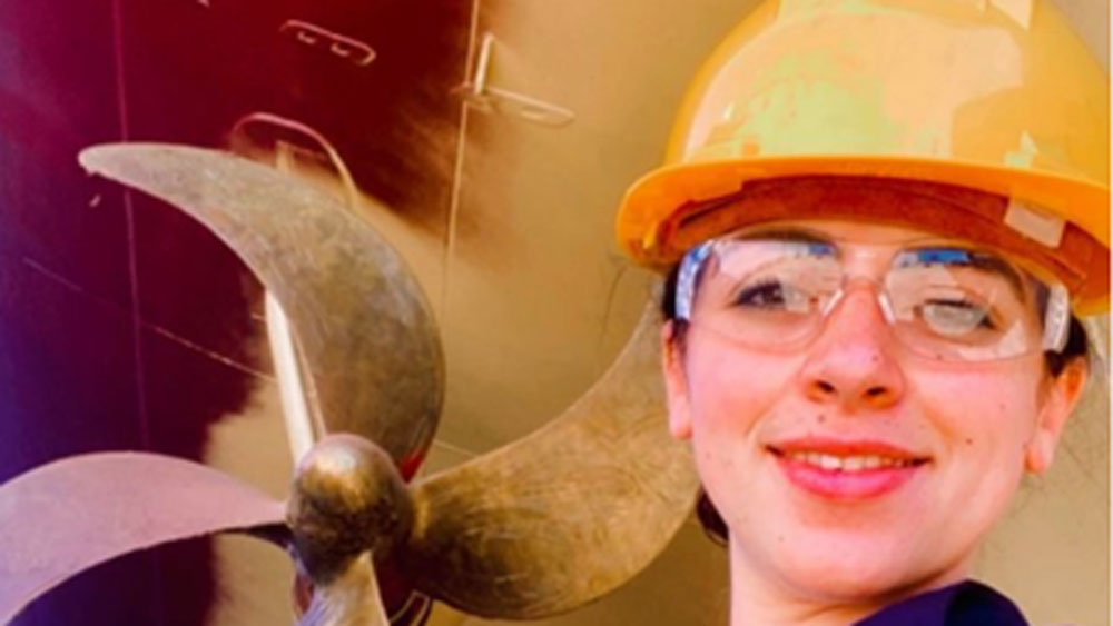 তিনি যখন ওই বিভাগে স্নাতক স্তরের পড়াশোনার জন্য আবেদন করেছিলেন তখন শুধুমাত্র ছেলেদেরই ওই বিভাগে ভর্তি নেওয়া হত। কলেজ কর্তৃপক্ষ তাঁর আবেদন মঞ্জুর করেননি। পরে আদালতের সাহায্য নিয়ে ওই বিভাগে ভর্তি হন তিনি।