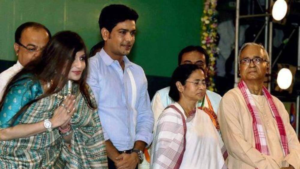 ২০১৬ সালে জগমোহন ডালমিয়ার মৃত্যুর কিছু দিন পরে তৃণমূলে যোগ দেন বৈশালী। সে বছরই বালি আসন থেকে নির্বাচনে প্রতিদ্বন্দ্বিতা করে জয়লাভ।