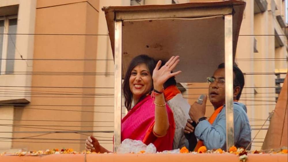 বৈশালীর সঙ্গে তৃণমূল থেকে বিজেপি-তে যোগ দেন রাজীব বন্দ্যোপাধ্যায় এবং রুদ্রনীল ঘোষ।