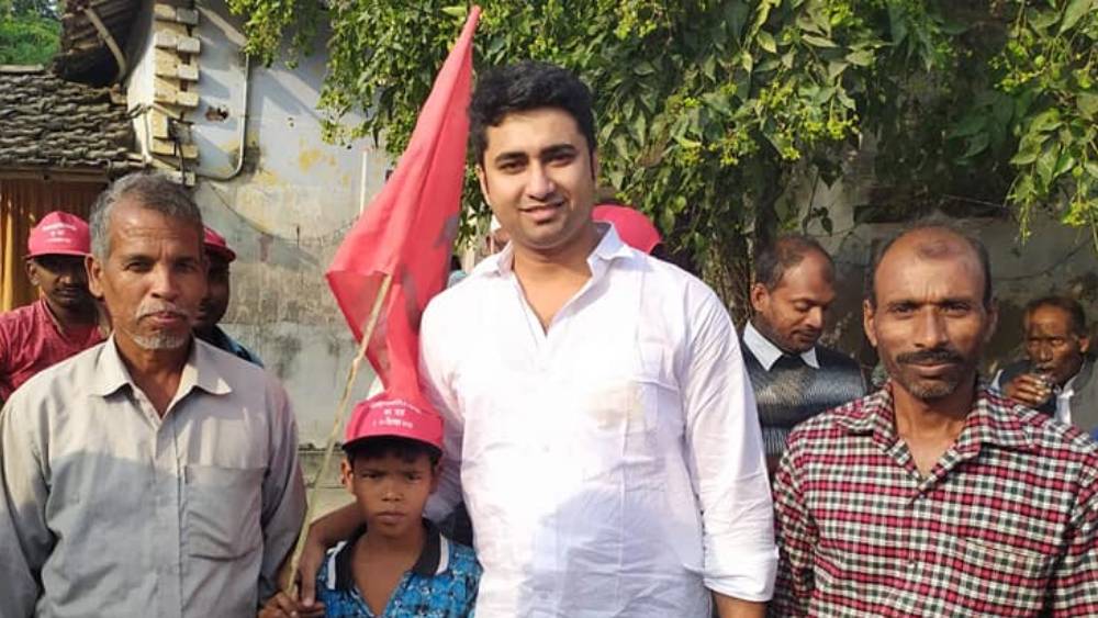 বামফ্রন্টের ঘুরে দাঁড়ানোর লড়াইয়ে এ বার নজর কাড়ছে তরুণ ব্রিগেড। তাঁদের মধ্যে রয়েছেন শতরূপও।