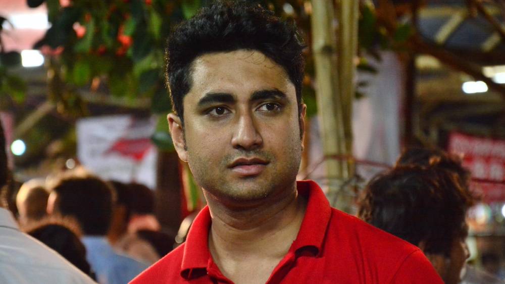 নেটমাধ্যমে শতরূপ খুবই জনপ্রিয়। ভার্চুয়াল দুনিয়ার সেই জনপ্রিয়তা কতটা প্রতিফলিত হয় ভোটযন্ত্রে, দেখার অপেক্ষায় বাম সমর্থকরা।