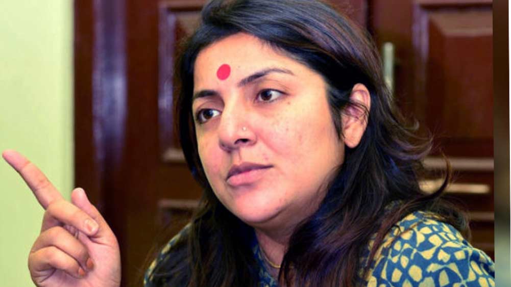 বিভিন্ন ব্যাঙ্কের অ্যাকাউন্টে লকেটের নামে গচ্ছিত আছে প্রায় ৫০ লক্ষ টাকা। একটি ব্যাঙ্কে তাঁর স্বামীর নামে আছে ৫৮ হাজার ৮৩৬ টাকা।