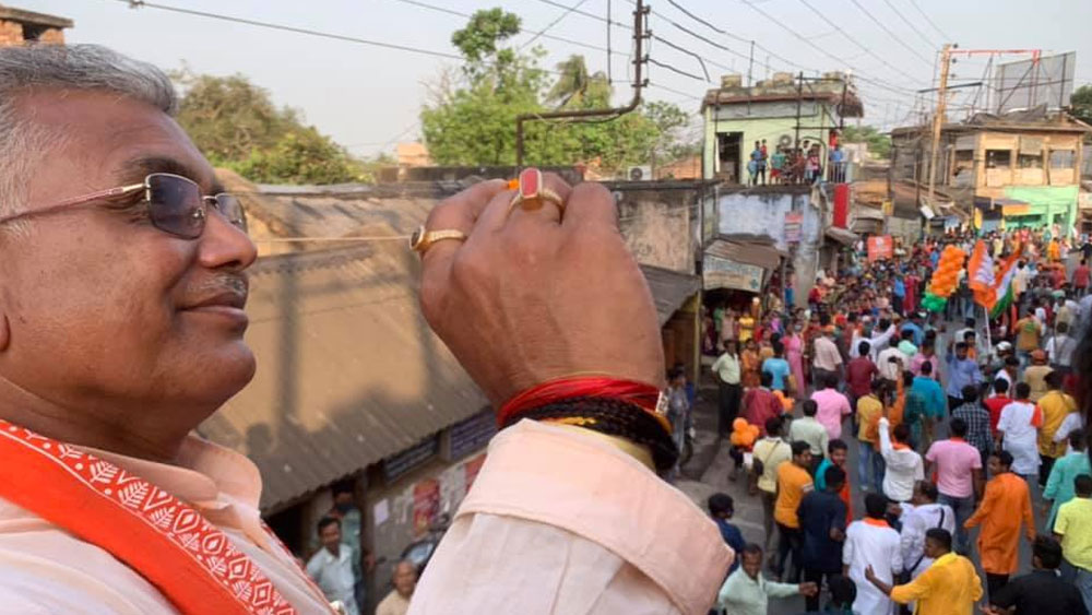 ‘কত উপরে কে উঠল এটা বড় কথা নয়, সে সমাজের জন্য কী করতে পারল, মানুষ তাঁকে স্বীকার করেছে কিনা সেটাই বড় কথা।’