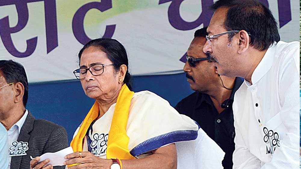 কৃষিজমি না থাকলেও নিউ আলিপুরে বসতবাড়ির কথা উল্লেখ করেছেন অরূপ। ১৯৯৭ সালে কেনা বাড়িটির বর্তমান বাজারদর প্রায় ২২ লক্ষ ৫০ হাজার টাকা।