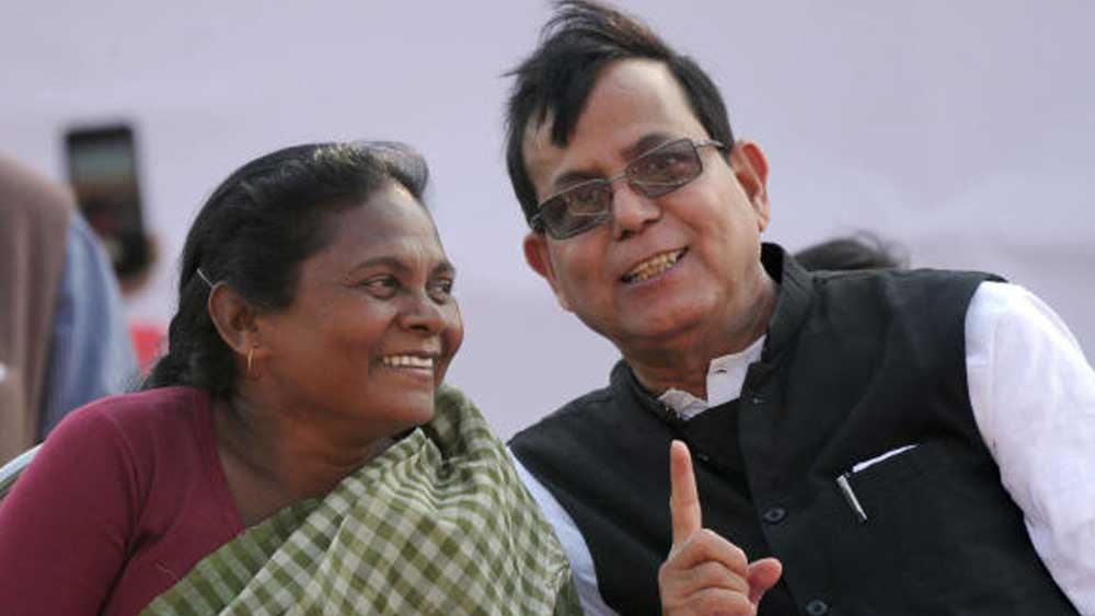 নির্বাচন কমিশনের কাছে হলফনামায় নিজের উপার্জন জানিয়েছেন সেলিম। ২০১৯-২০ আর্থিক বছরে তাঁর উপার্জন ছিল ২ লক্ষ টাকা। ওই একই সময়ে তাঁর স্ত্রীর উপার্জনের পরিমাণ ১৭ লক্ষ ২০ হাজার ৪৯৬ টাকা।